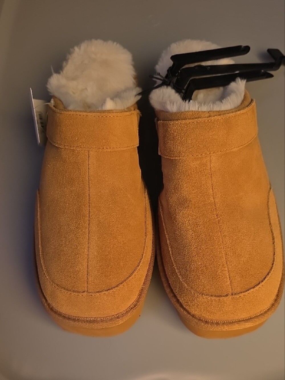 Joyspun Women's Faux Fur Convertible Clog Slippers - Picture 5 of 7